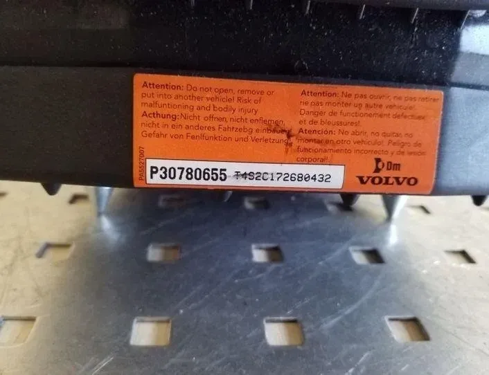 VOLVO V70 3 generation (2007-2020) Подушка безопасности руля P30780655 26066167