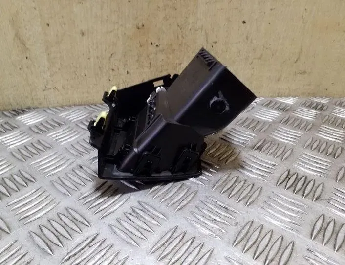 SUBARU Outback 4 generation (2009-2014) Вентиляционные отверстия в приборной панели 66110AJ000 26182189