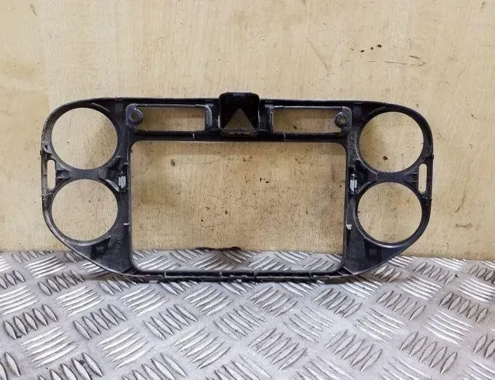 VOLKSWAGEN Golf Plus 2 generation (2009-2014) Music Player Trim 5M0858071K 26182760