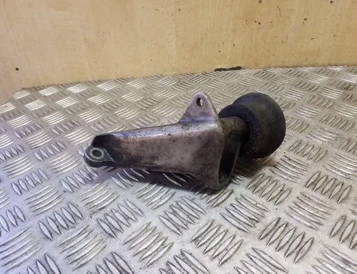 AUDI A6 C4/4A (1994-1997) Left Side Engine Bracket 4A0199343 26208592