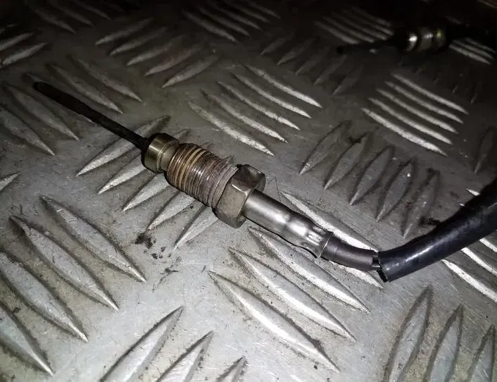 PEUGEOT 308 T9 (2013-2021) Датчик температуры выхлопных газов 9808312080 26215095