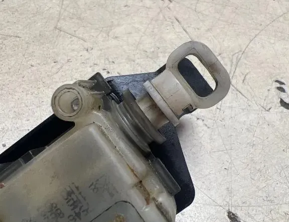 SKODA Octavia 1 generation (1996-2010) Central Locking Motor 7L6959781,1M0959781A,3B0959781C,8E0862153,4F0862153,8P4862153,8N7862159A,8N7862159,3B0959781F,1M0959781,5K6810773A,4B0862153,8E0862153A,3B0959781B,4B9862153,3AA810773,3B0959781,1U0862159,8K5862159C,3B5827061B,8P0862153A 34195189