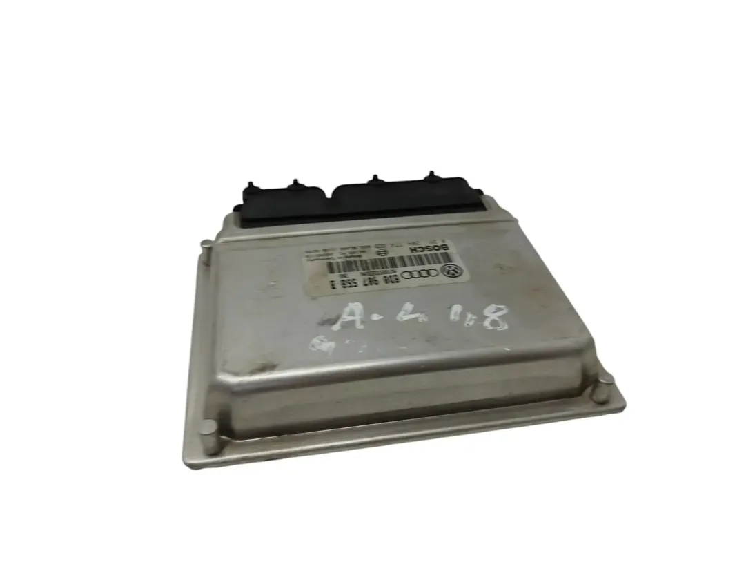 AUDI A4 B5/8D (1994-2001) Блок управления двигателем 8D0907558B 27815729