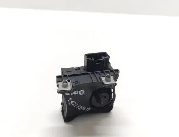 AUDI A8 D3/4E (2002-2010) Interior Heater Flap Motor Actuator 0132801319 31553088