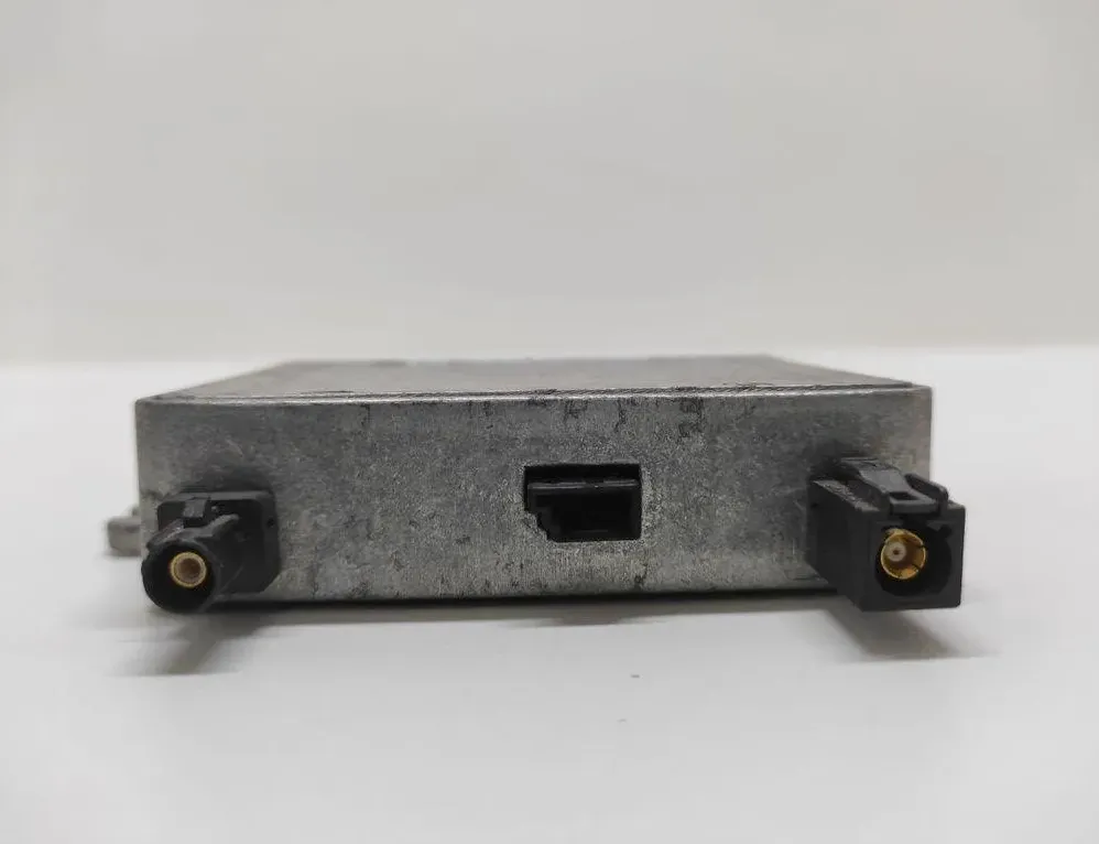 BMW 7 Series E38 (1994-2001) Bootlid Antenna Amplifier 84216907520 31597232