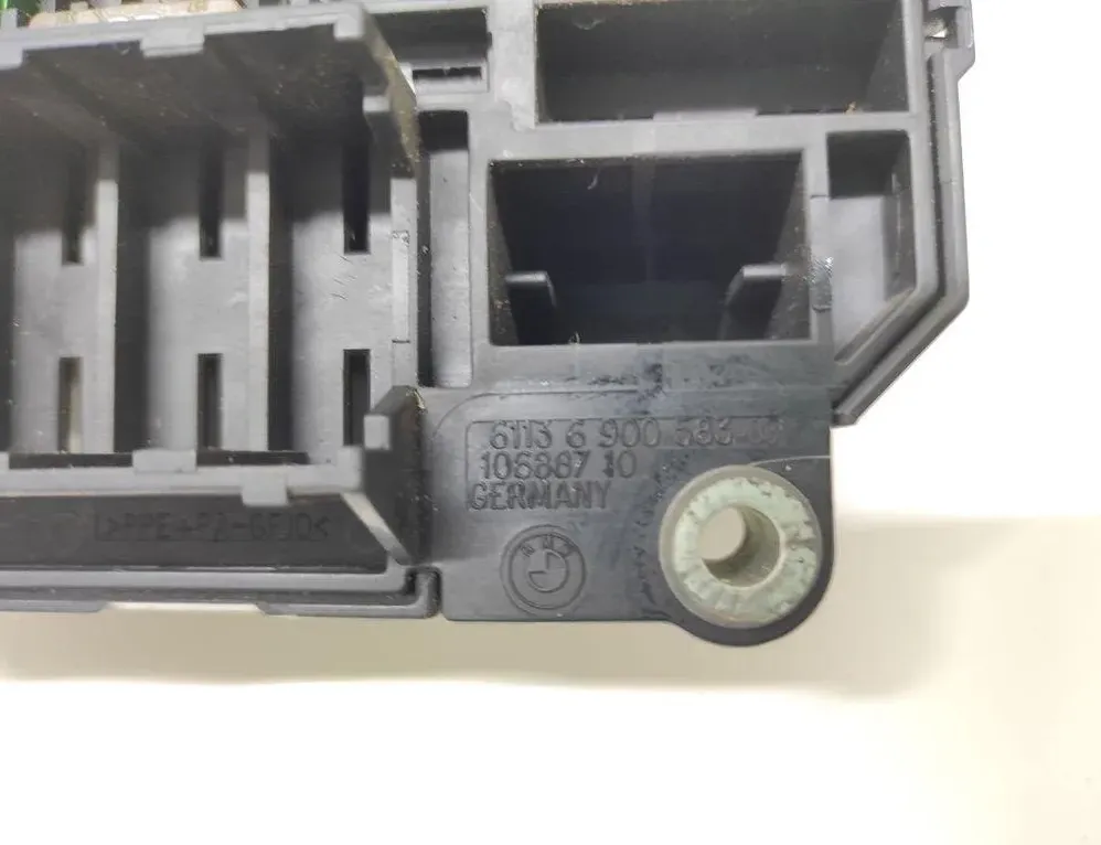 BMW 7 Series E65/E66 (2001-2008) Fuse box 6113690058303 31597378