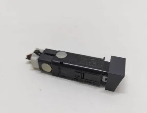 HYUNDAI Santa Fe CM (2006-2013) Кнопка обогрева лобового стекла 621W05010 31637875