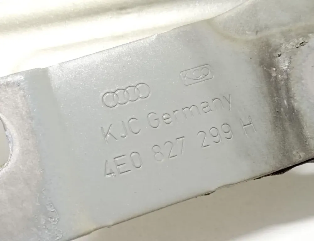 AUDI A8 D3/4E (2002-2010) Left Side Bootlid Hinge 4E0827299H 33072355