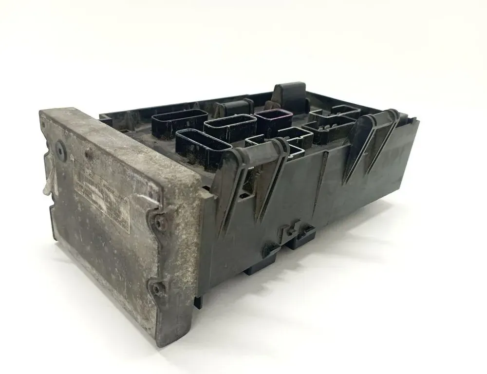 CHRYSLER Voyager 3 generation (1995-2001) Fuse box 04869000AJ 33353264