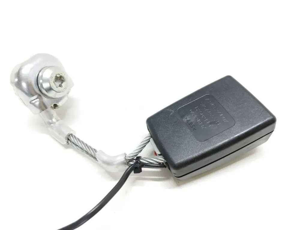 BMW 5 Series F10/F11 (2009-2017) Rear Right Seat Buckle 7243274 33531939