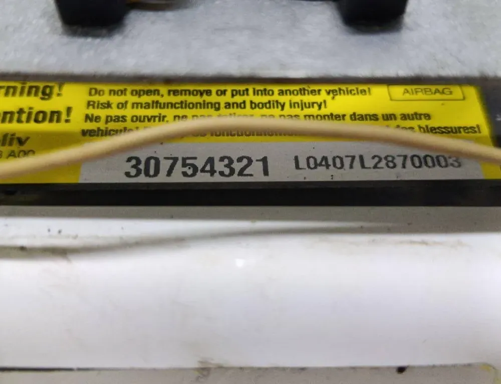VOLVO V70 2 generation (2000-2008) Подушка безопасности руля 30754321 36143399