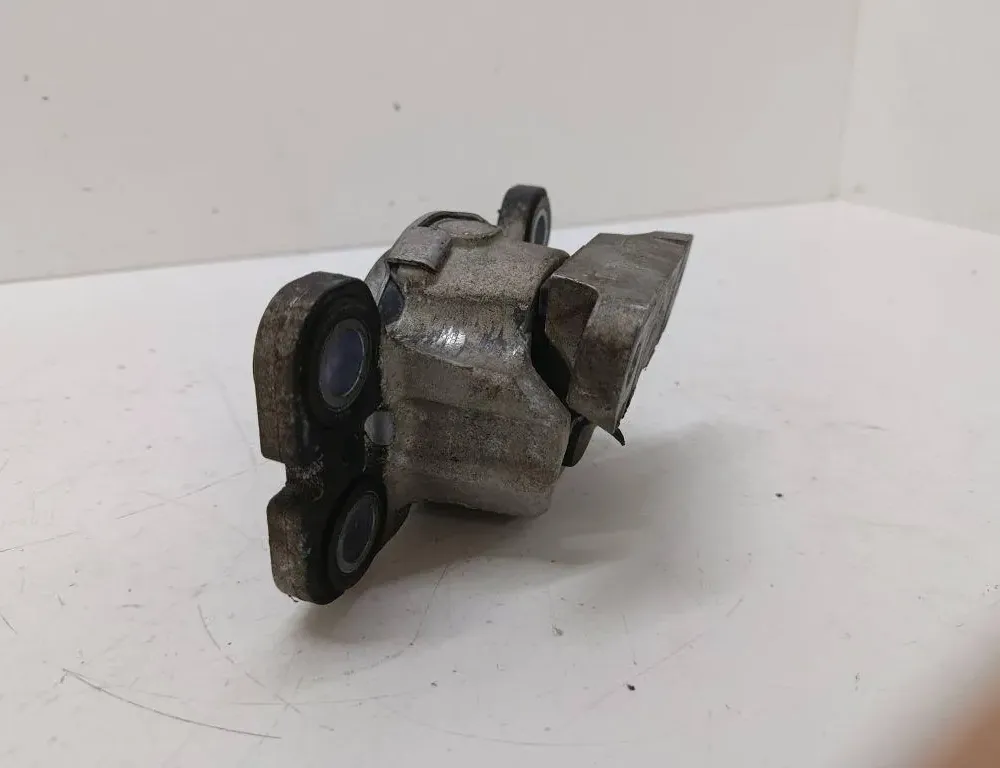 VOLVO V70 3 generation (2007-2020) Front engine mount 8G9N7M121BA 34531669