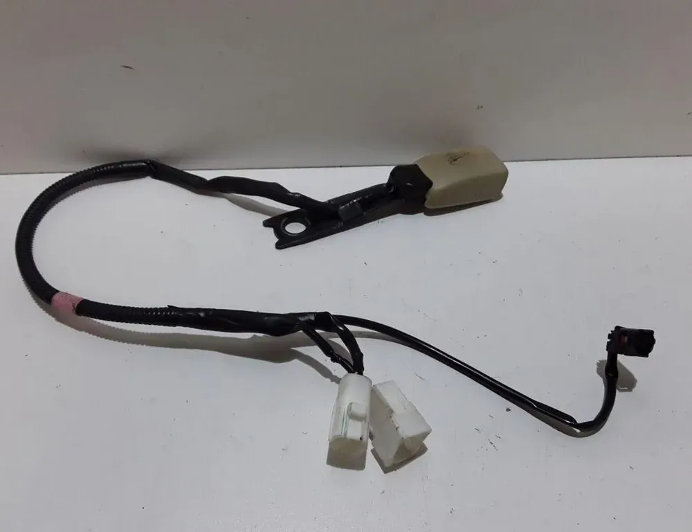 LEXUS IS XE20 (2005-2013) Front Right Seat Buckle E034501 34826566