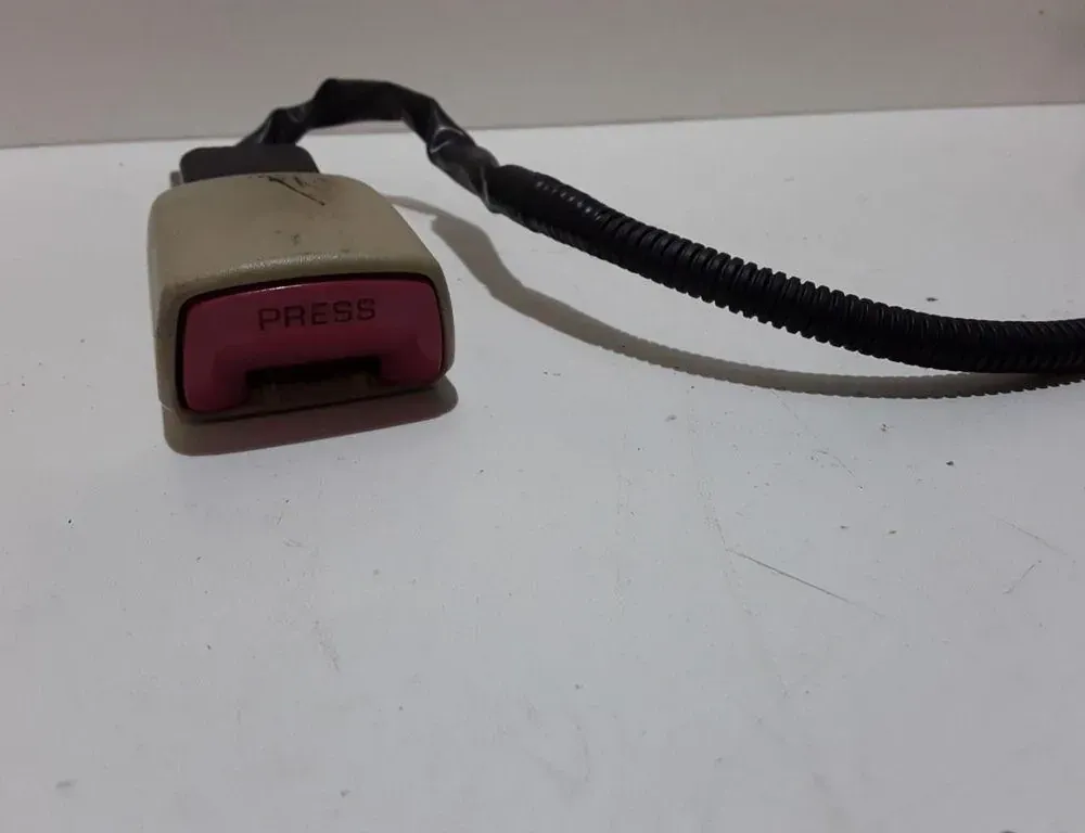 LEXUS IS XE20 (2005-2013) Front Right Seat Buckle E034501 34826566