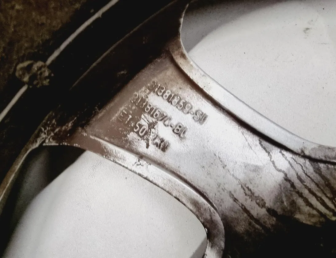 VOLVO V40 Cross Country 1 generation (2012-2020) Wheel Set 31400828 30221651