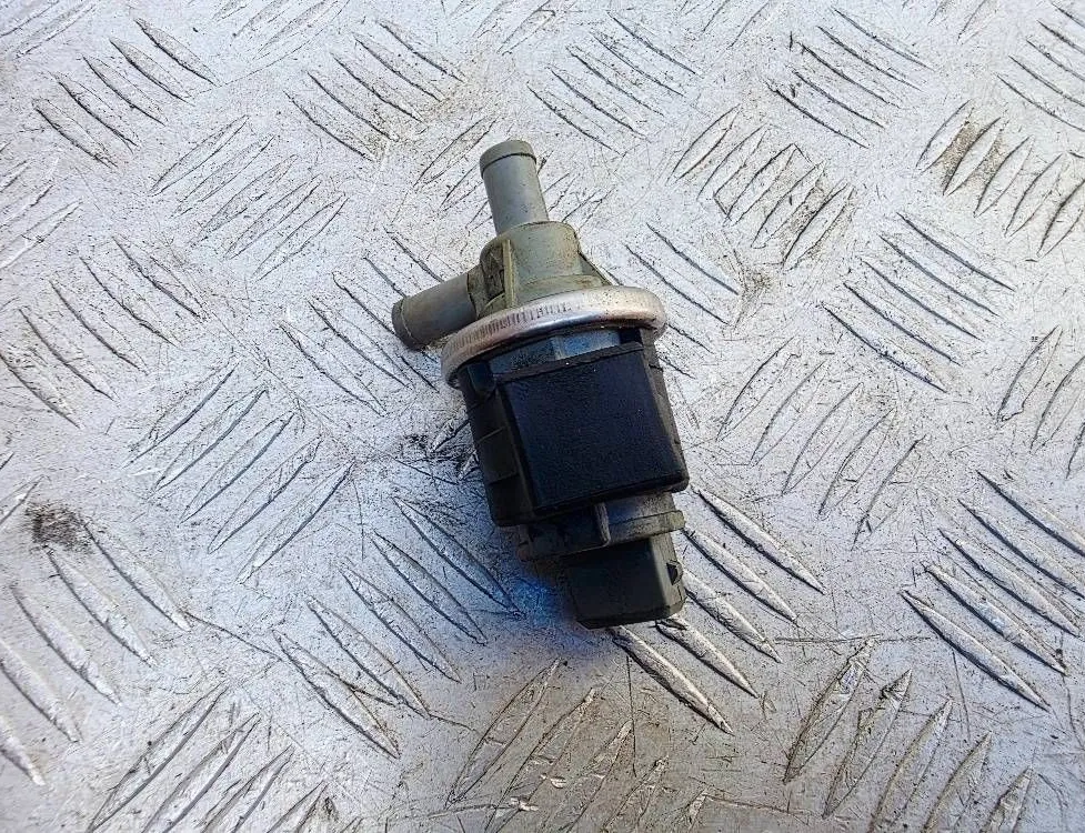 AUDI 80 B3 (1986-1992) Vacuum Valve 078133517B,72179823 36195888