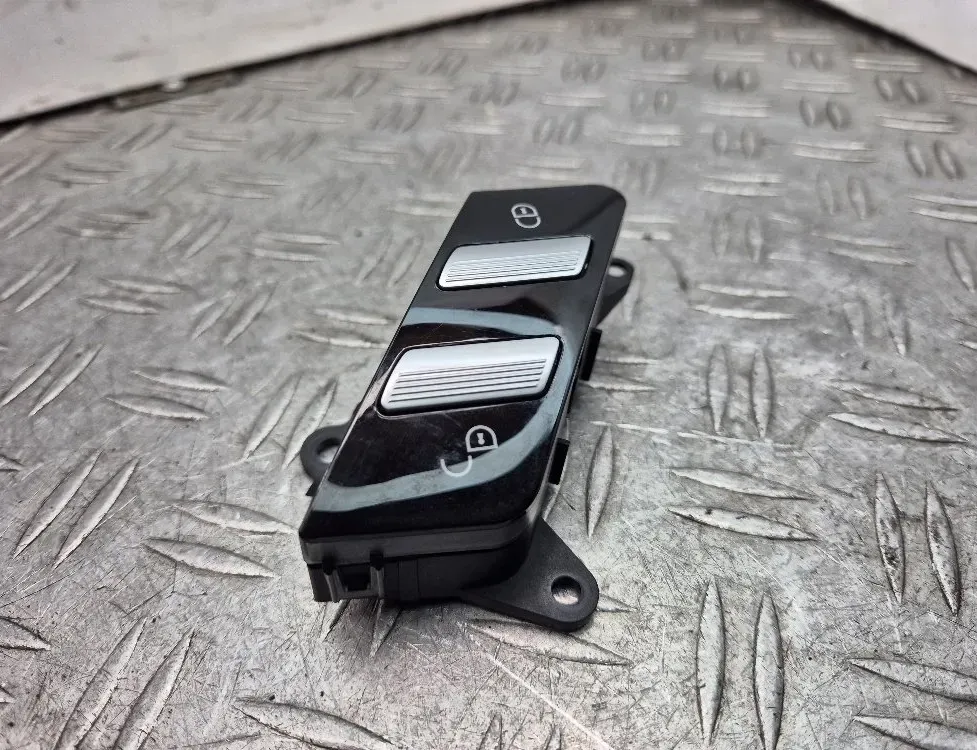 MERCEDES-BENZ S-Class W221 (2005-2013) Central locking switch A2218213151 25588865