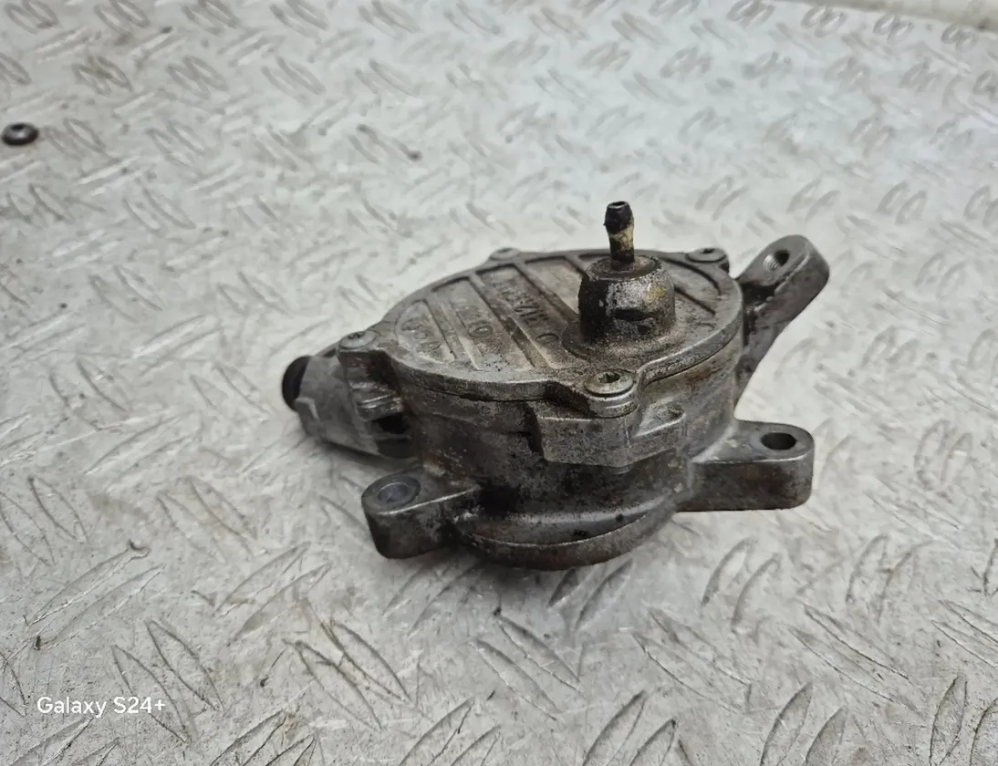 VOLVO V70 3 generation (2007-2020) Vacuum Pump 31219463 25848060