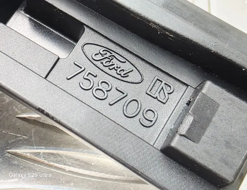 FORD Kuga 1 generation (2008-2013) Переключатель кнопок DX1AA,758709 33539017