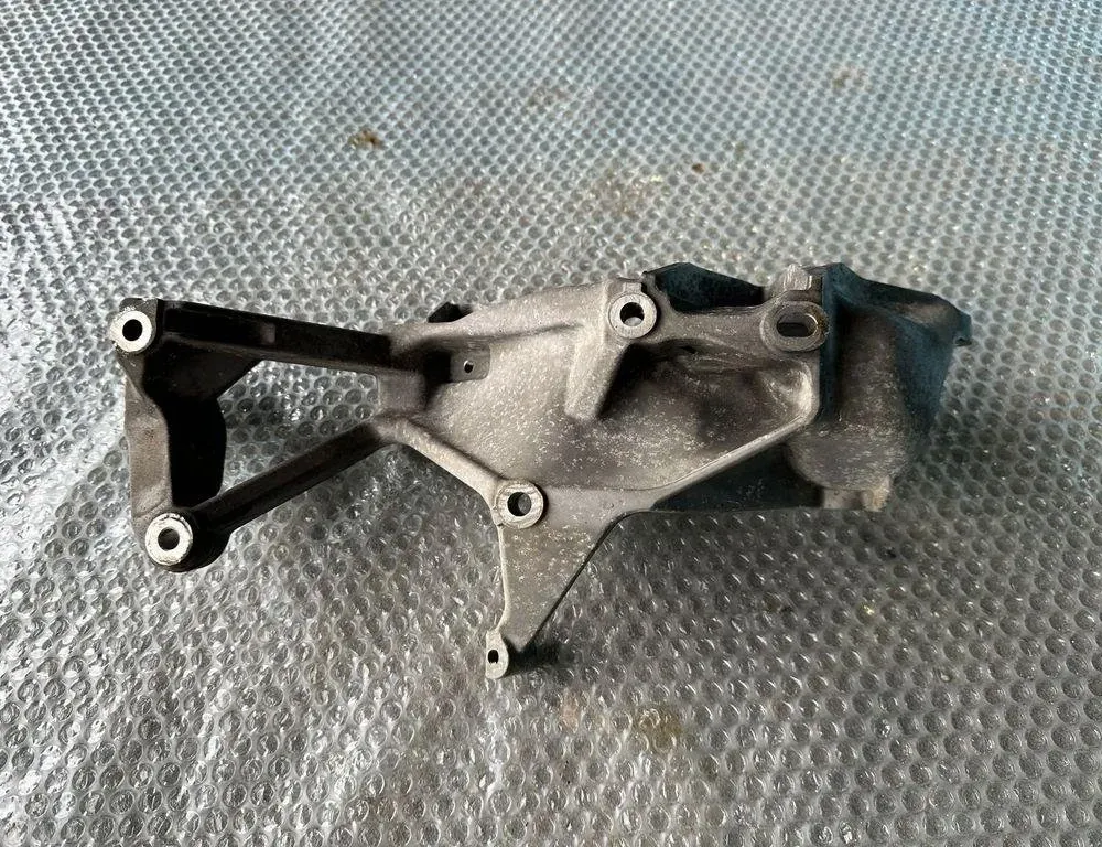 PORSCHE Cayenne 958 (2010-2018) Power steering pump mounting bracket 03H260087E 31414817