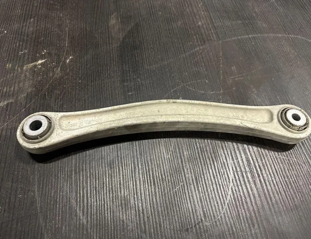 VOLKSWAGEN Touareg 2 generation (2010-2018) Rear Right Arm 7L0505376A 31418123