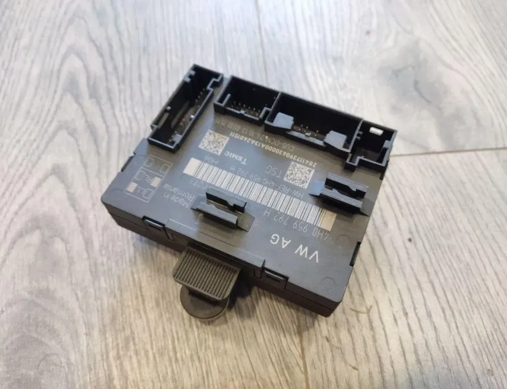 AUDI A8 D2/4D (1994-2002) Front Left Door Control Unit 4H0959792H 31422352