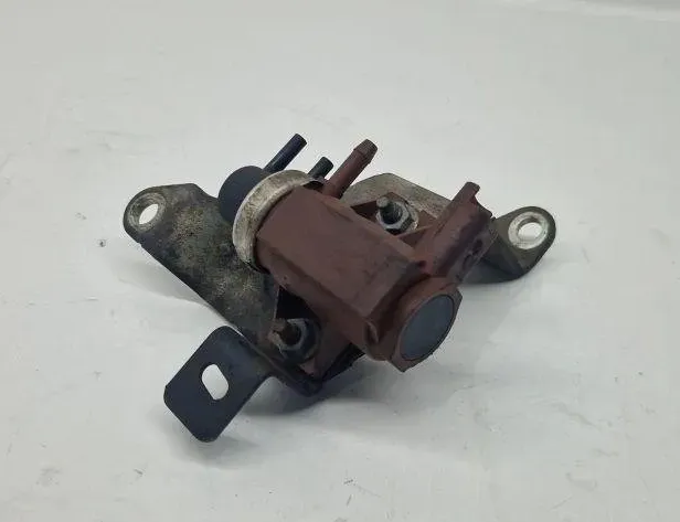 VOLVO S40 2 generation (2004-2012) Solenoid Valve 9652570180 31899832