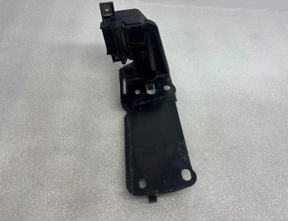 BMW X1 E84 (2009-2015) Radiator Holder 51647117 31948016
