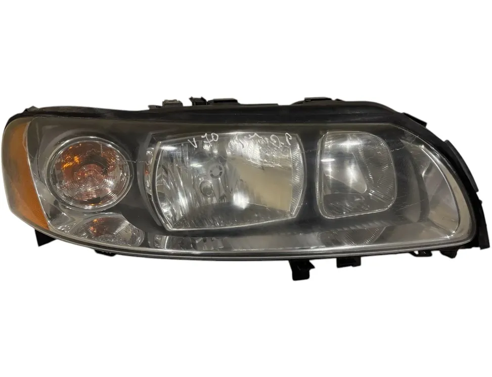 VOLVO V70 2 generation (2000-2008) Front Right Headlight 30698836 29951317