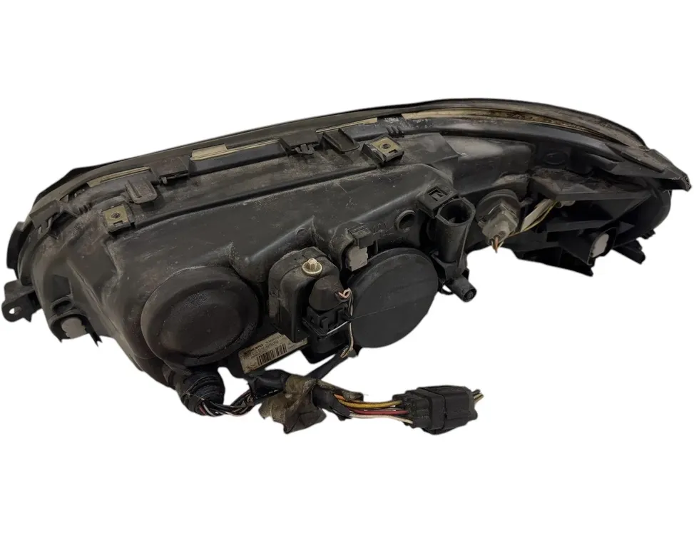 VOLVO V70 2 generation (2000-2008) Front Right Headlight 30698836 29951317