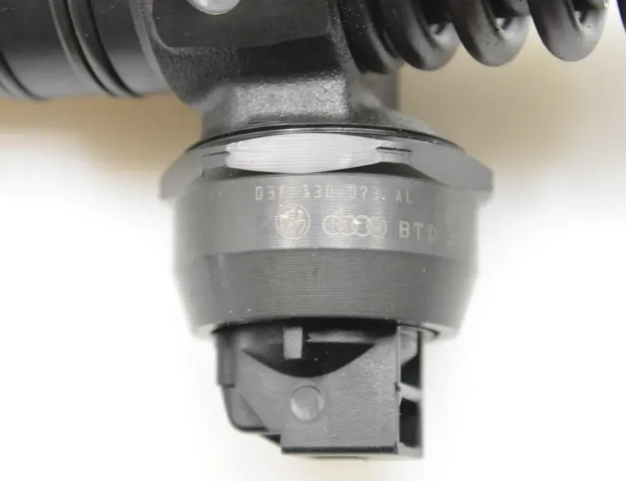 VOLKSWAGEN Passat B5 (1996-2005) Fuel Injector 038130073AL 36191119