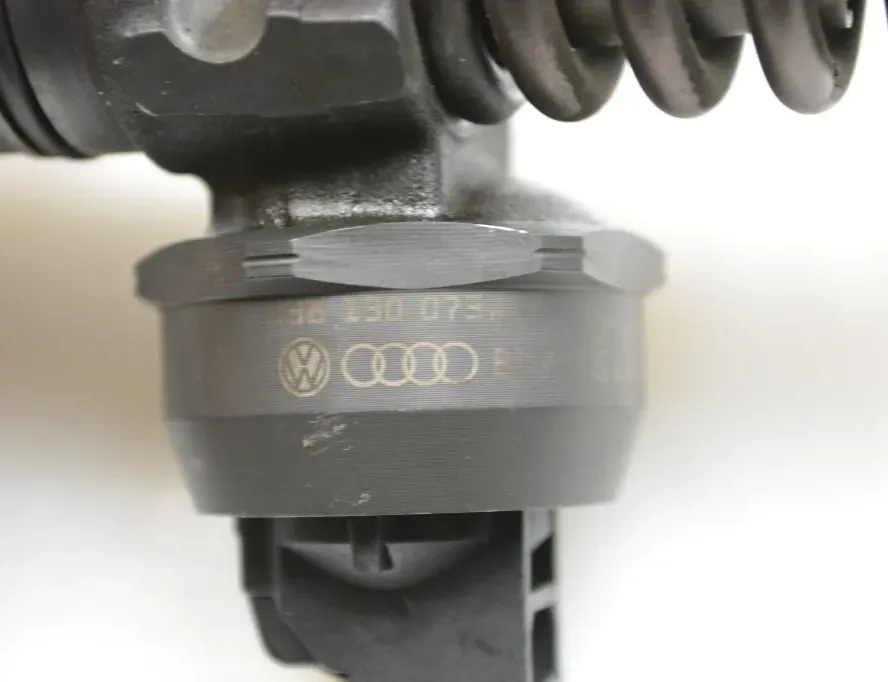 VOLKSWAGEN Touran 1 generation (2003-2015) Fuel Injector 038130073AG 36190999