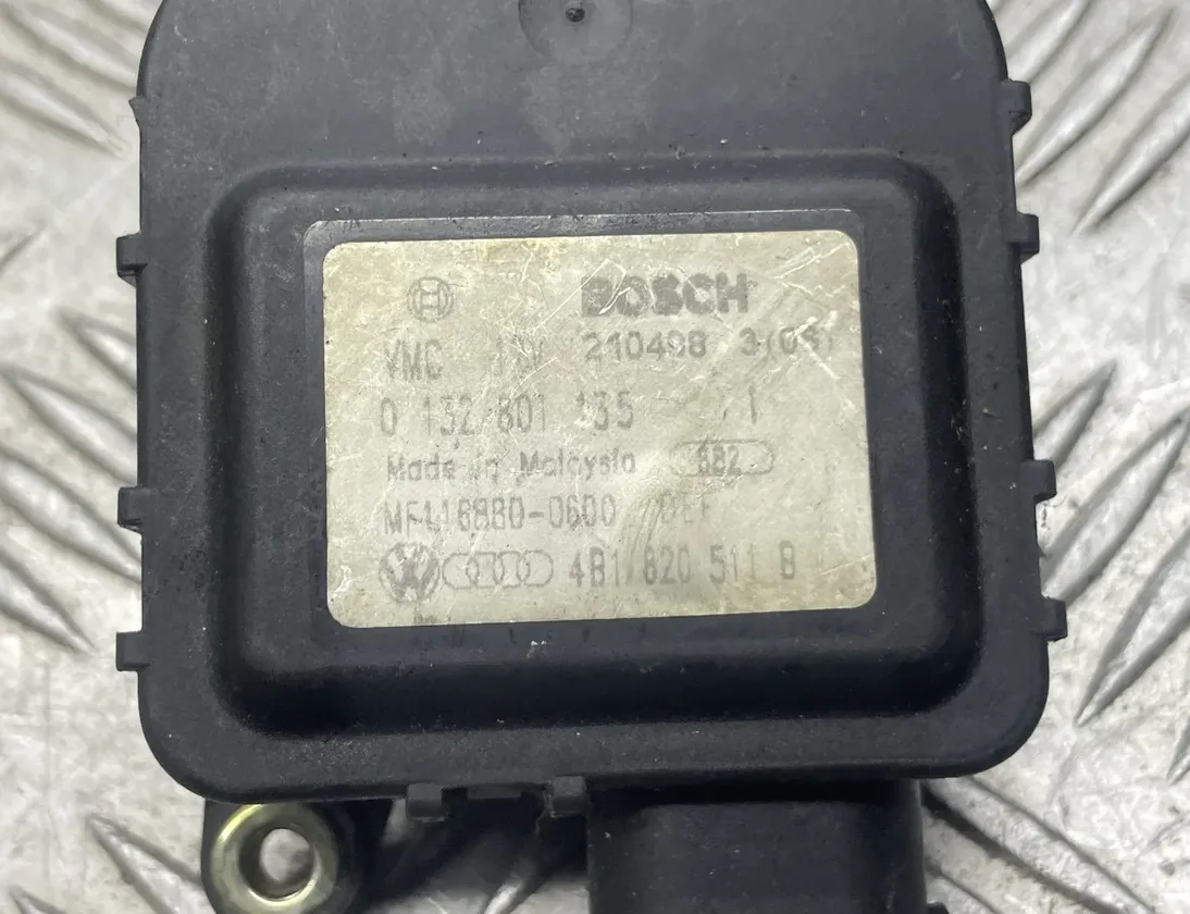AUDI A6 C5/4B (1997-2004) Air flap motor 0132801135 25834476