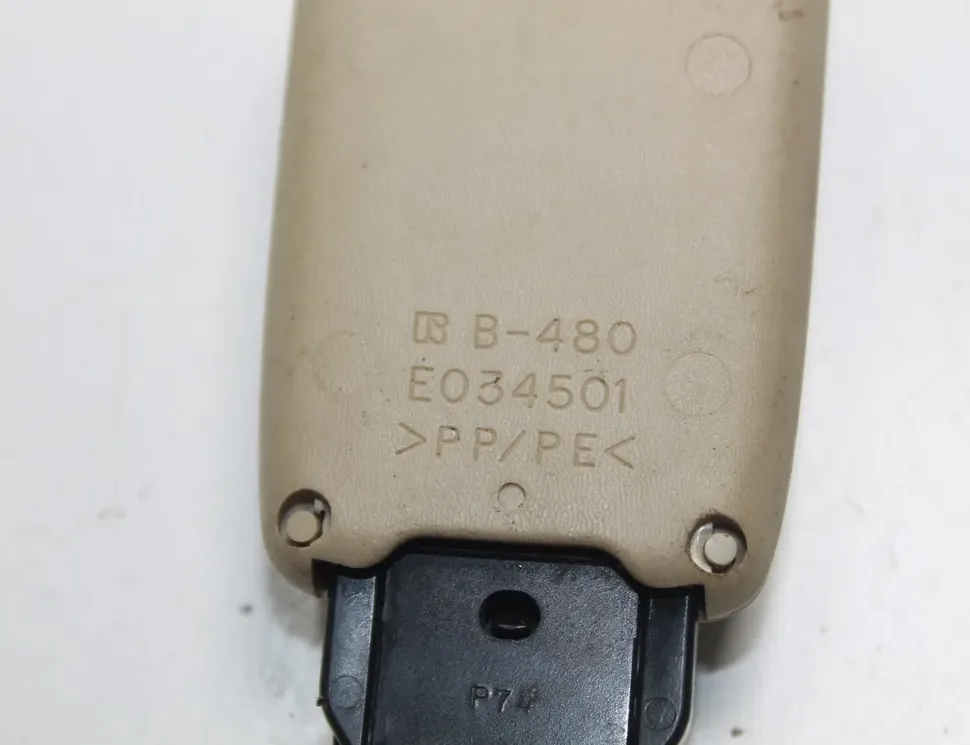 LEXUS IS XE20 (2005-2013) Front Right Seat Buckle 11779081