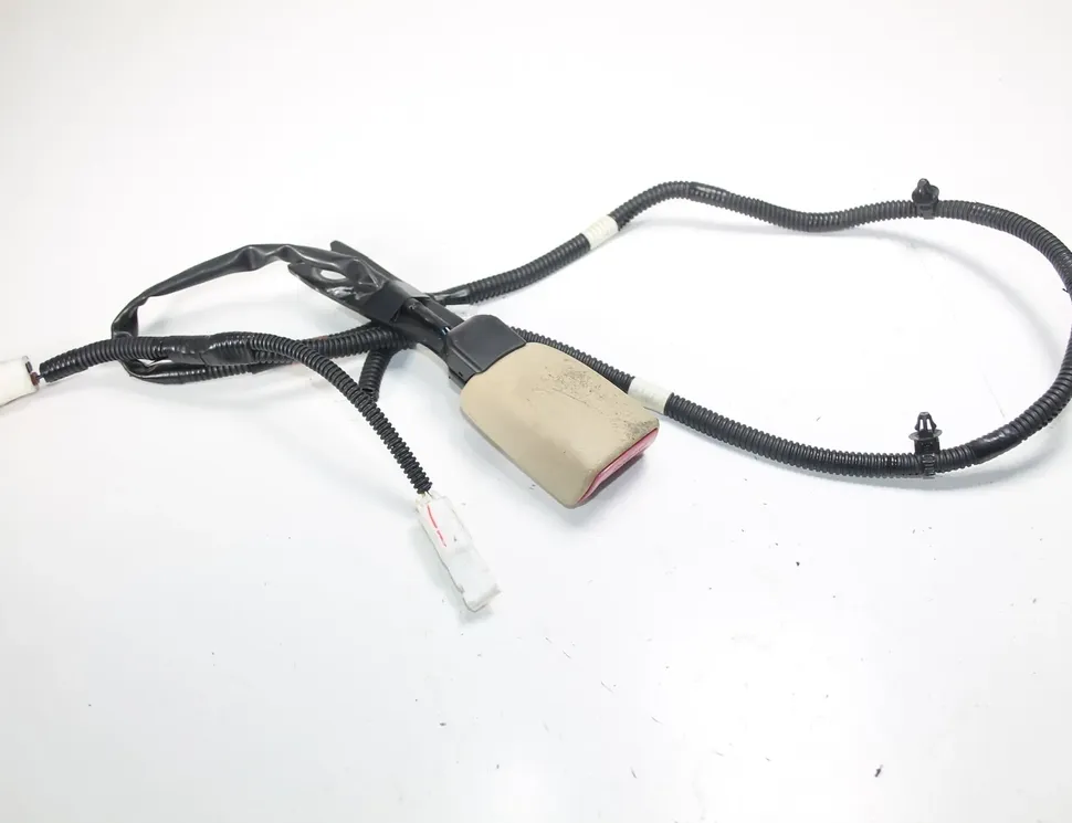 LEXUS IS XE20 (2005-2013) Front Right Seat Buckle 11779081