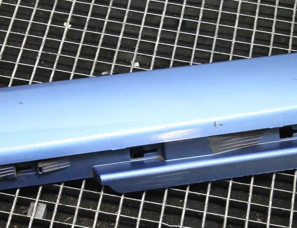 VOLVO V40 2 generation (2012-2020) Right Side Sideskirt 31395043 25763748