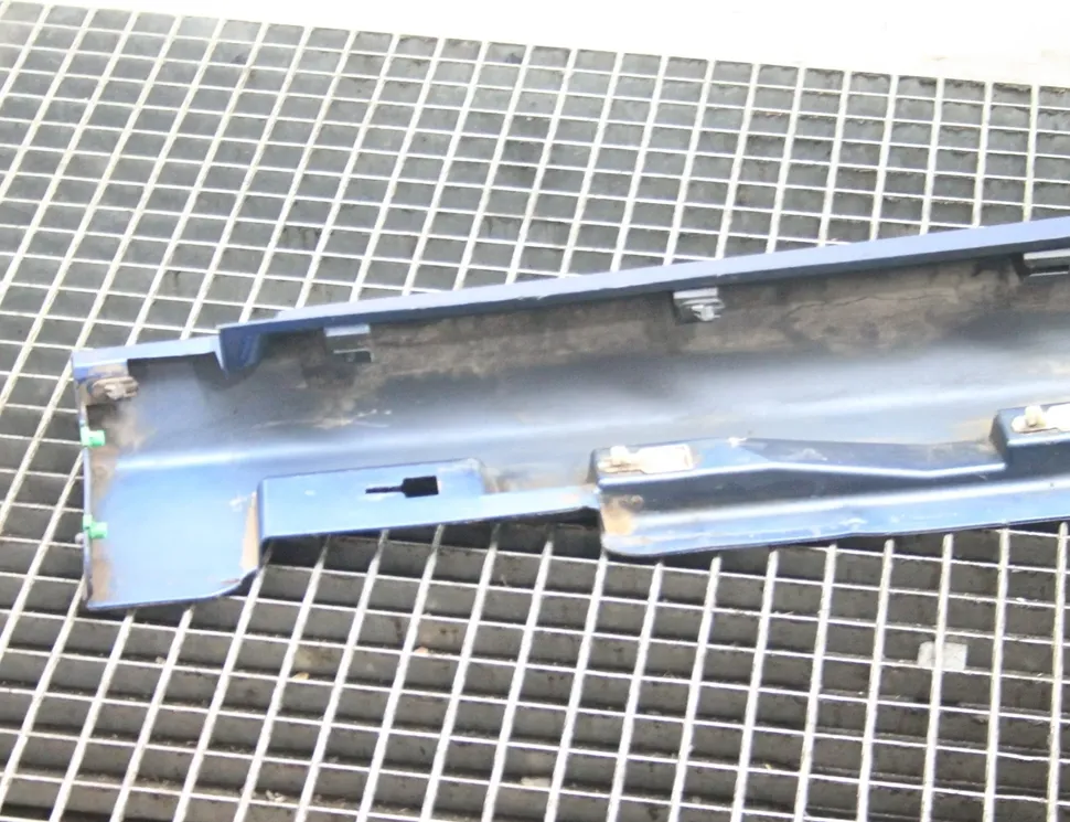 VOLVO V40 2 generation (2012-2020) Right Side Sideskirt 31395043 25763748