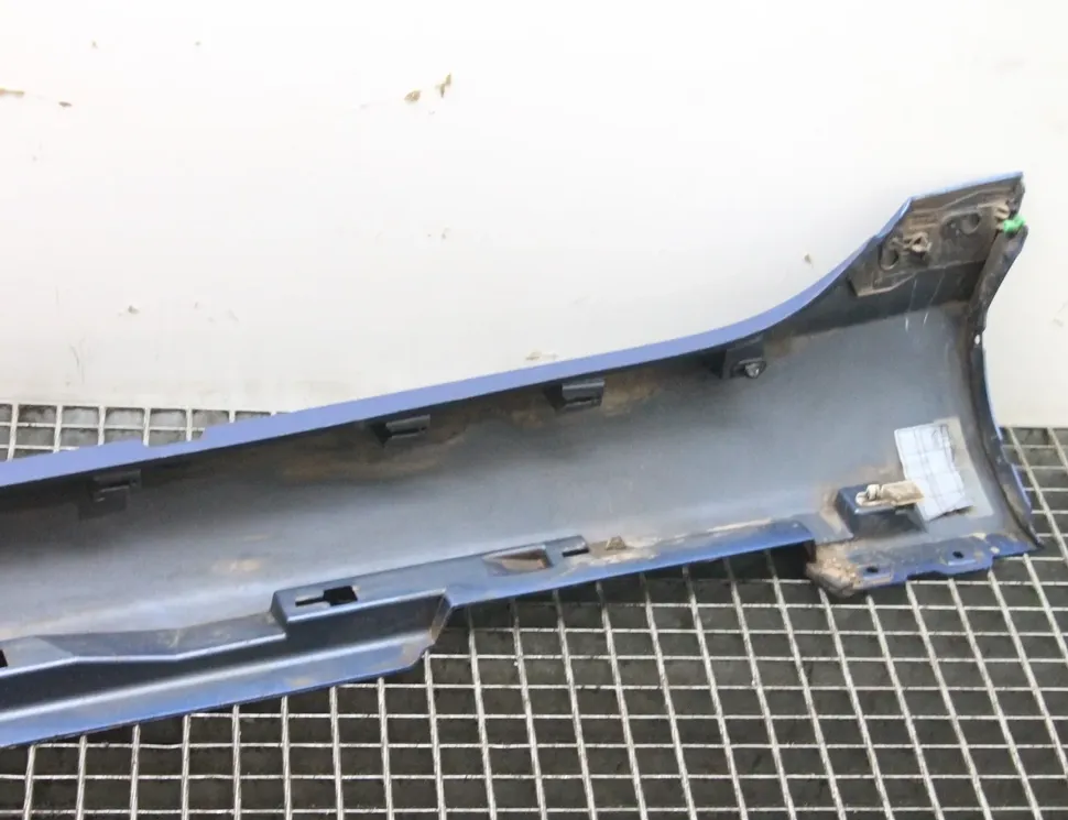 VOLVO V40 2 generation (2012-2020) Right Side Sideskirt 31395043 25763748