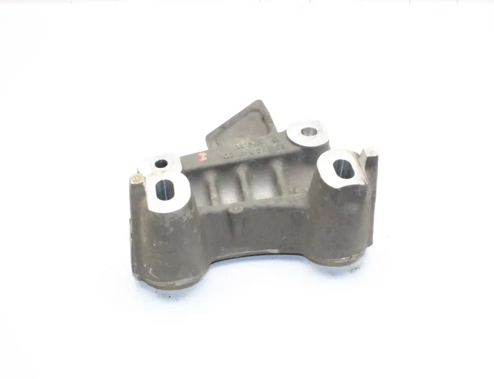 PEUGEOT 2008 2 generation (2019-2023) Engine Bracket Right Side 9826364780 26893142