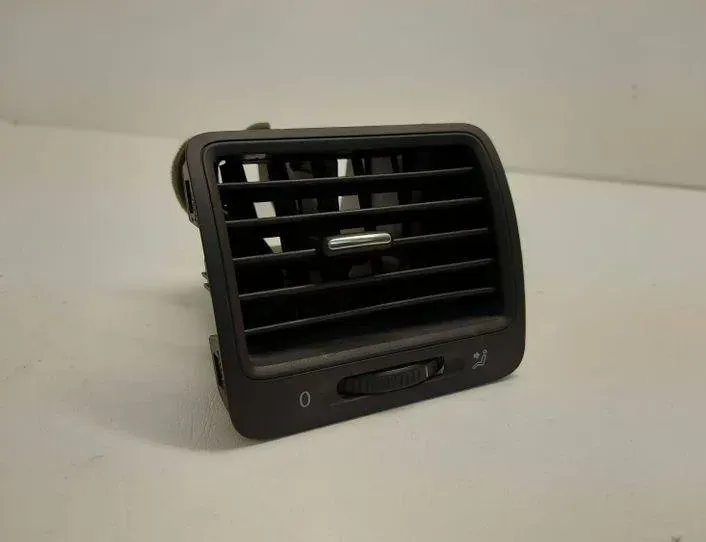 VOLKSWAGEN Golf 5 generation (2003-2009) Center console air vents 1K0819703,1K0819709 24420879