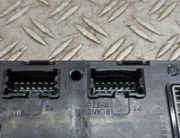 RENAULT Captur 1 generation (2013-2019) Other Control Units 284B18533R 35334345