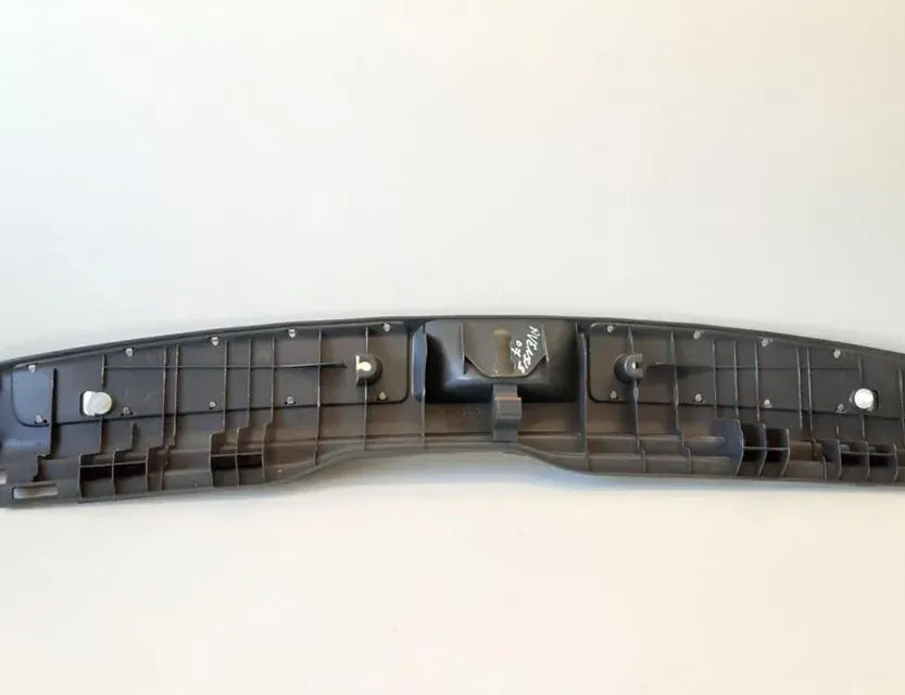 TOYOTA Avensis 2 generation (2002-2009) Обделка замка багажника 5838705090 33623873