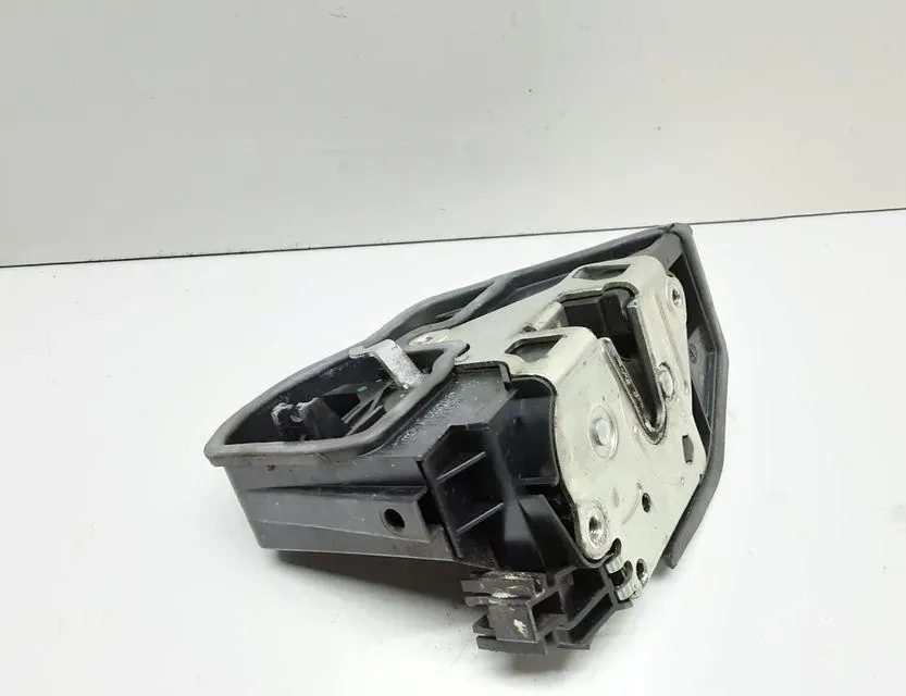 BMW 1 Series E81/E82/E87/E88 (2004-2013) Front Right Door Lock 7202144 33631182