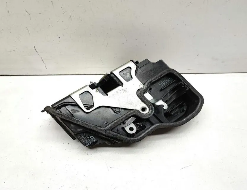 BMW 5 Series E60/E61 (2003-2010) Front Right Door Lock 7202146 33631832