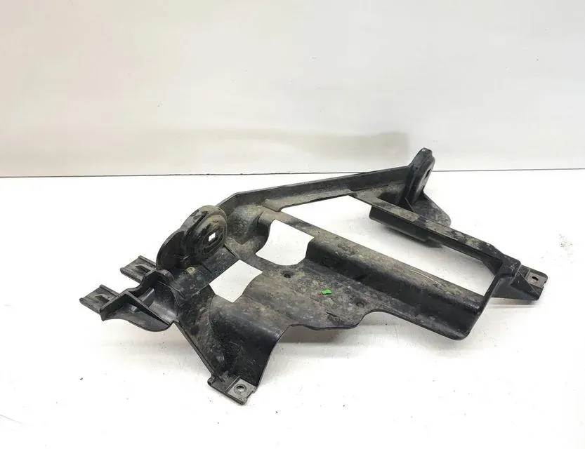 BMW X5 E53 (1999-2006) Left Headlight Bracket Mount 224567 33636233