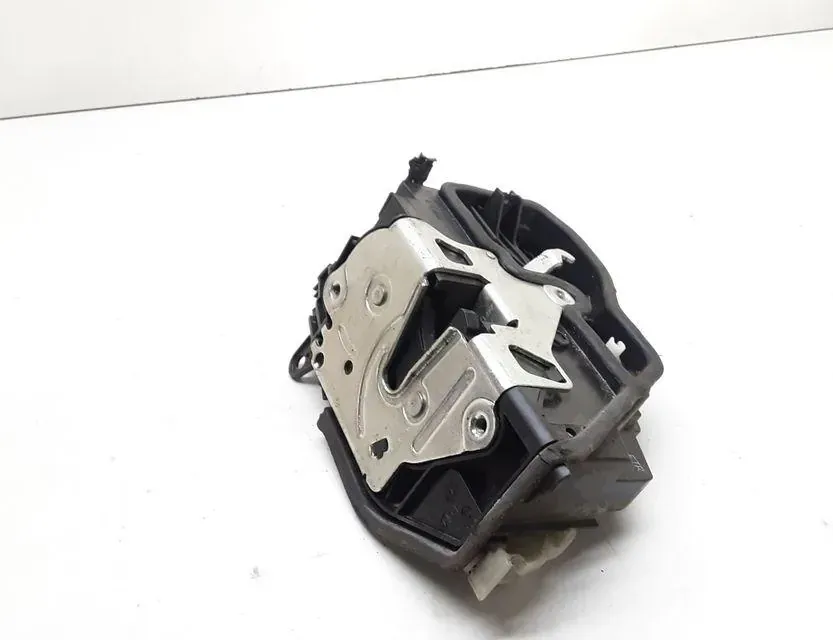 BMW 3 Series E90/E91/E92/E93 (2004-2013) Front Right Door Lock 7202144 33638553