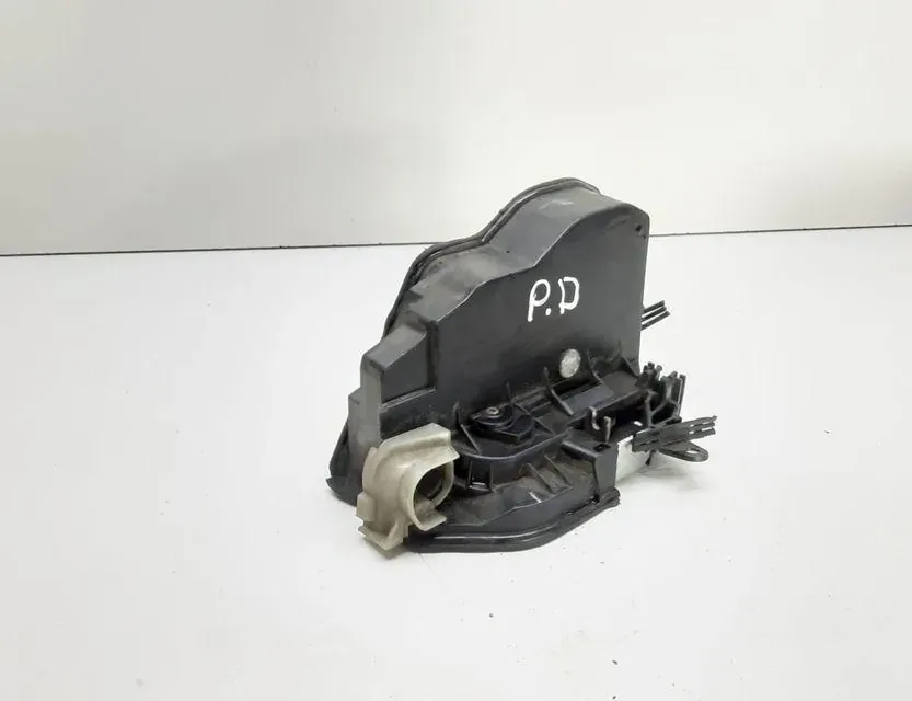 BMW 3 Series E90/E91/E92/E93 (2004-2013) Front Right Door Lock 7202144 33638553