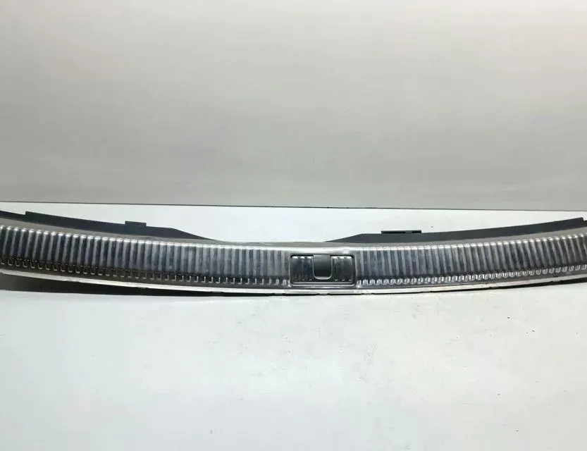 AUDI A6 C6/4F (2004-2011) Обделка замка багажника 4G9864483 33650747