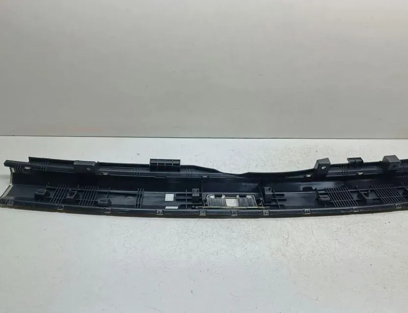 AUDI A6 C6/4F (2004-2011) Обделка замка багажника 4G9864483 33650747