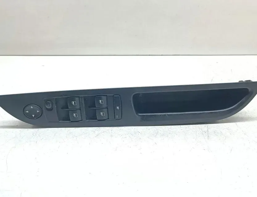 BMW 5 Series E60/E61 (2003-2010) Rear Left Door Window Control Switches 9122110 33650811